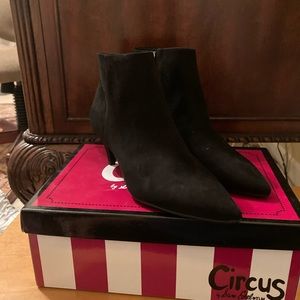 Black short boots